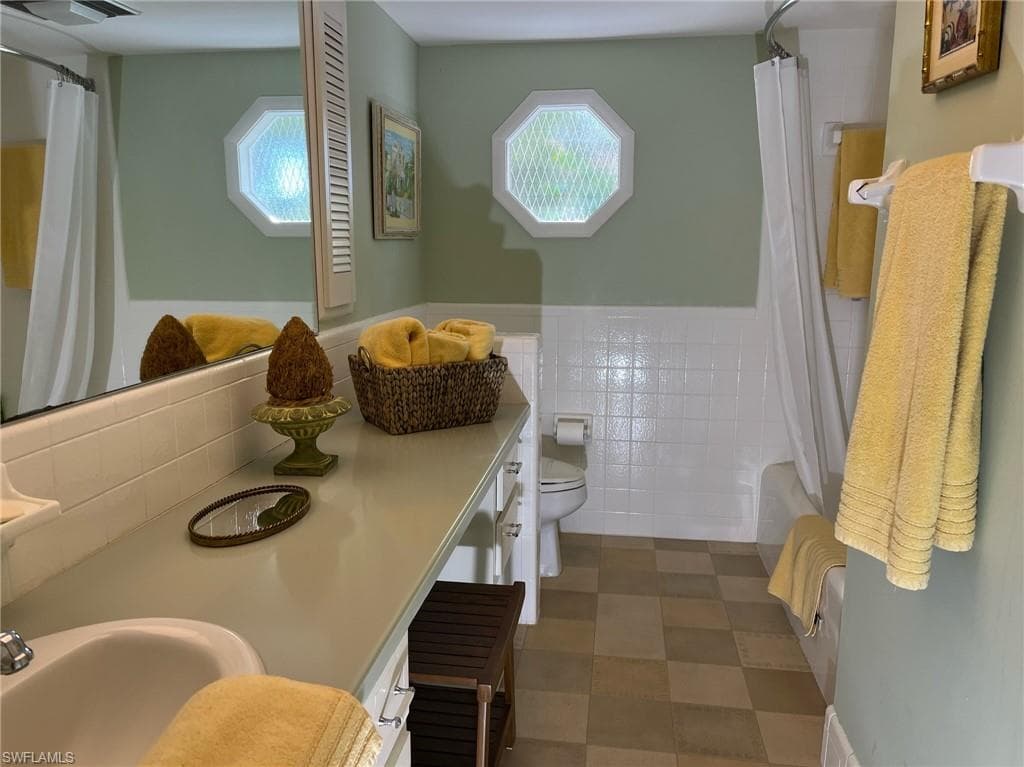 677 18th AVE S, NAPLES FL 34102-10