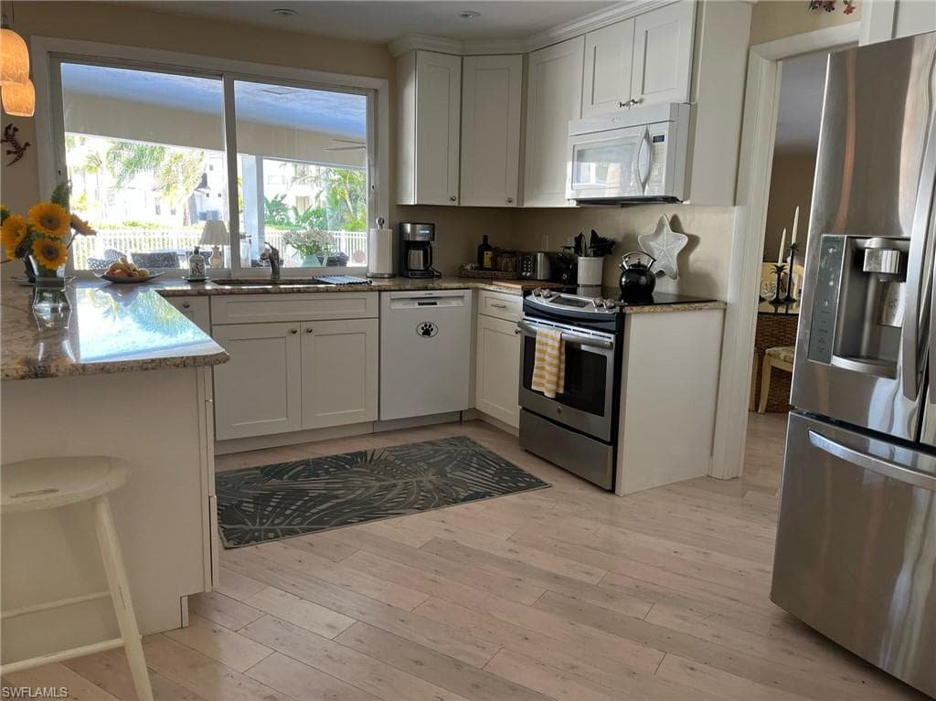 677 18th AVE S, NAPLES FL 34102-3