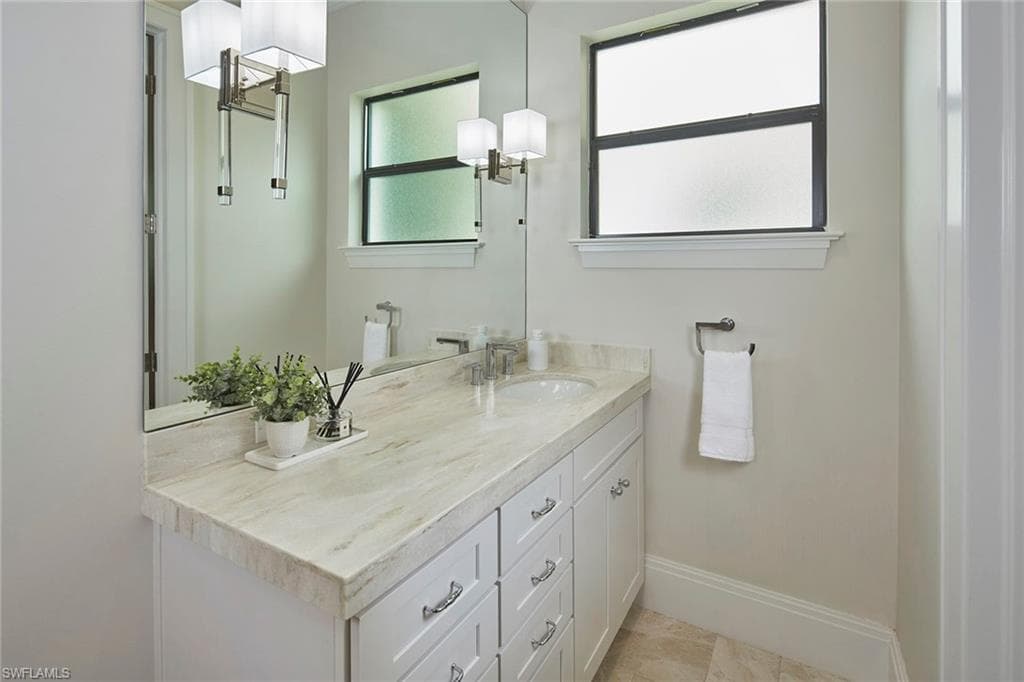 2863 Coco Lakes DR, NAPLES FL 34105-21