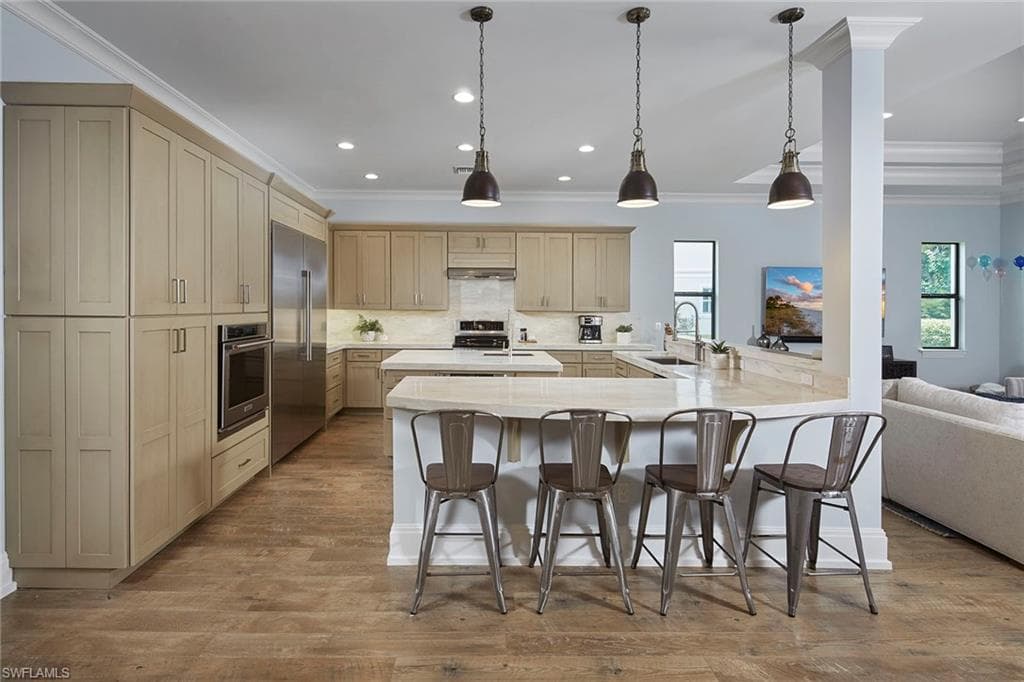 2863 Coco Lakes DR, NAPLES FL 34105-4