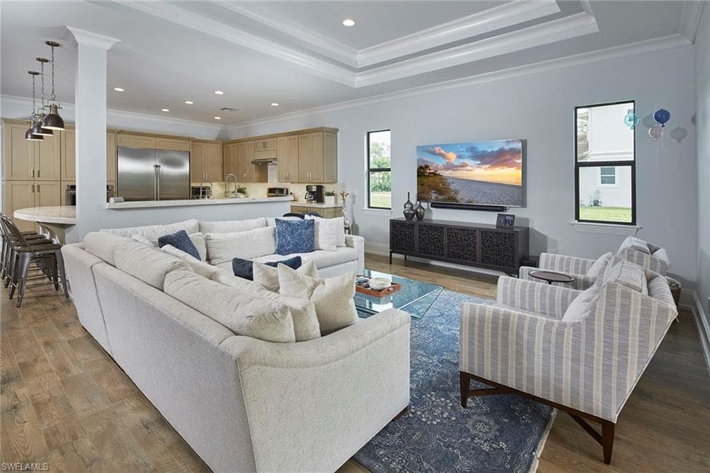 2863 Coco Lakes DR, NAPLES FL 34105-8