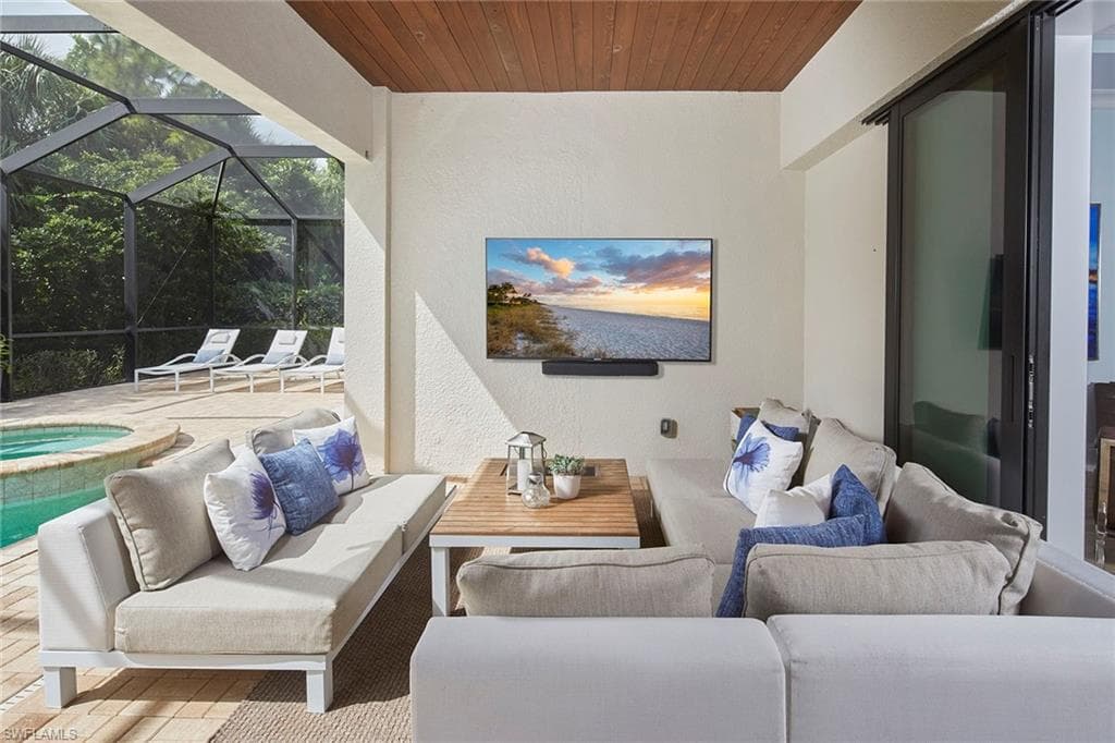 2863 Coco Lakes DR, NAPLES FL 34105-13