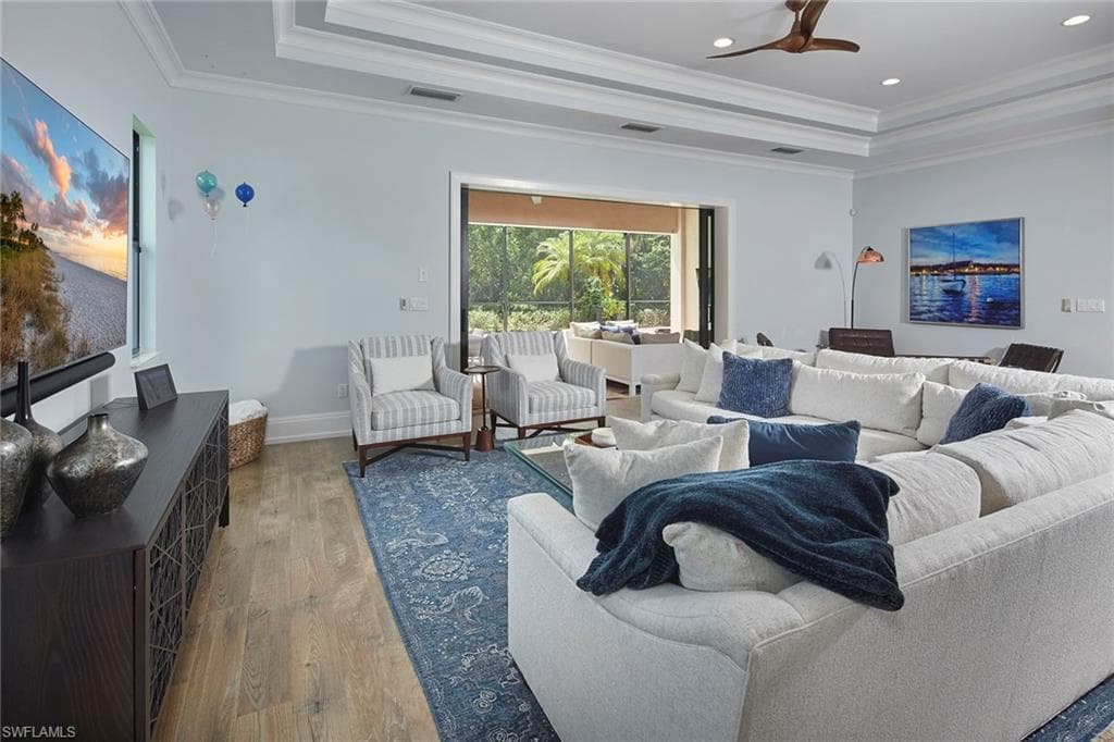 2863 Coco Lakes DR, NAPLES FL 34105-10