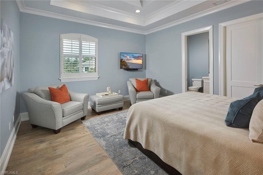 2863 Coco Lakes DR, NAPLES FL 34105-28