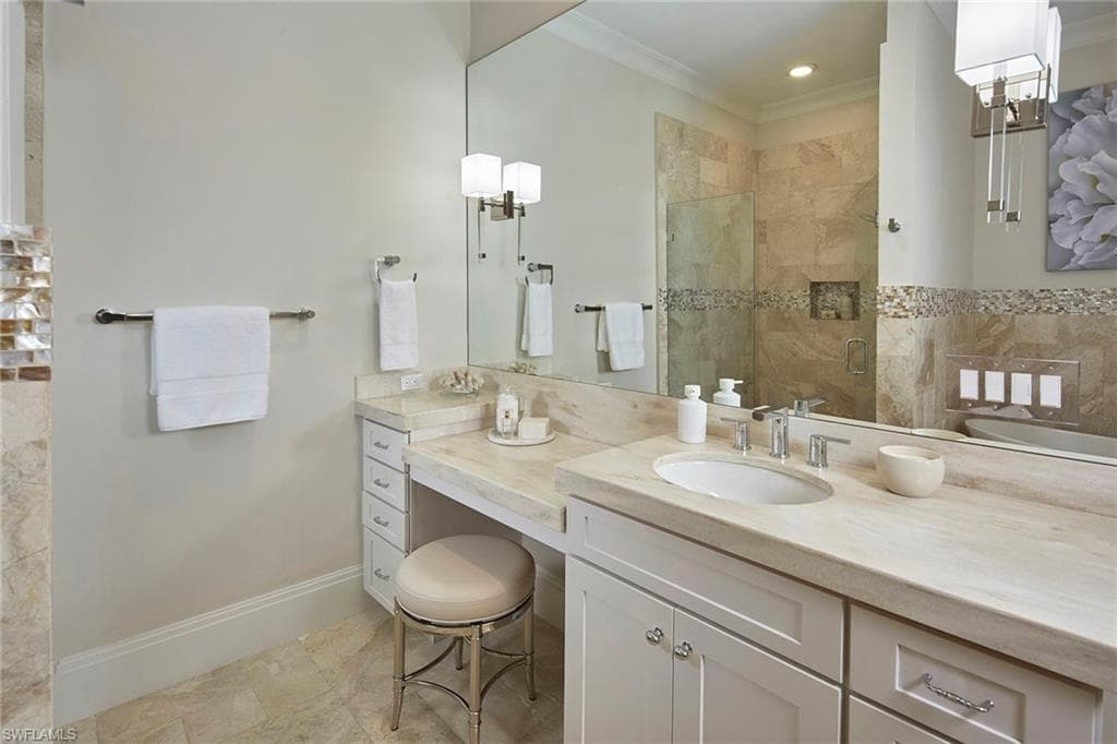 2863 Coco Lakes DR, NAPLES FL 34105-20