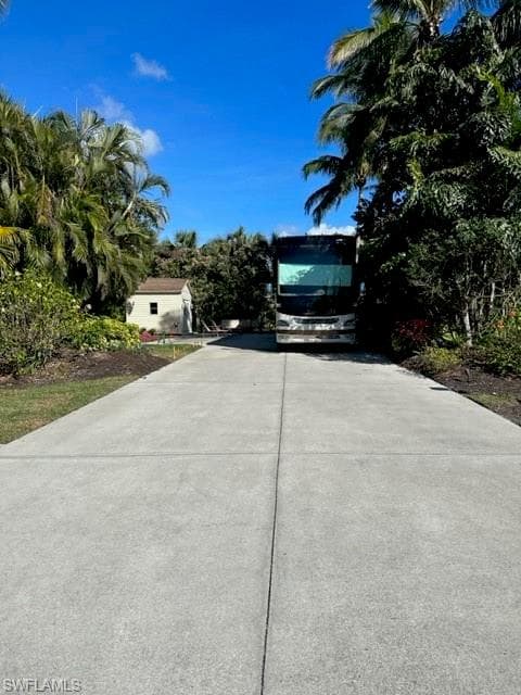4995 Coach LN, NAPLES FL 34114-1