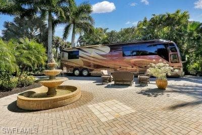 4991 Coach LN, NAPLES FL 34114-1