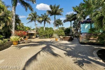 4991 Coach LN, NAPLES FL 34114-5