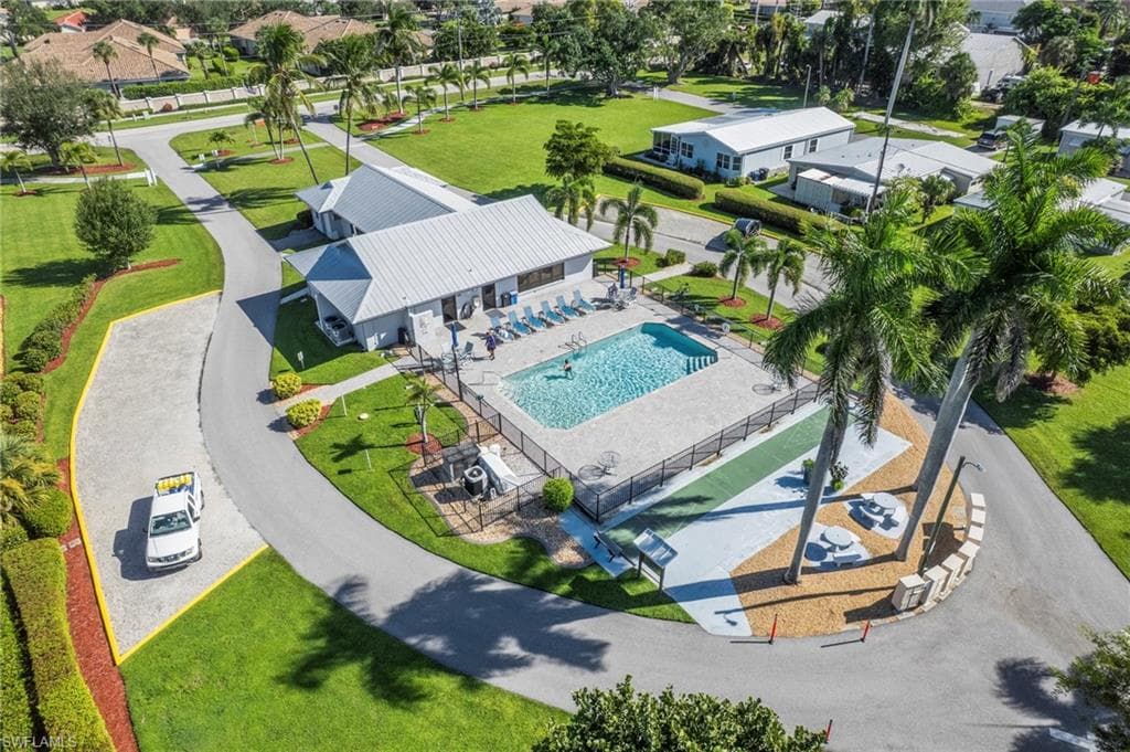 24 Red Poinciana DR, FORT MYERS FL 33908-39