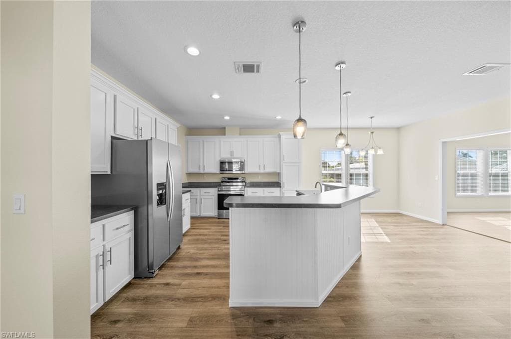 24 Red Poinciana DR, FORT MYERS FL 33908-3