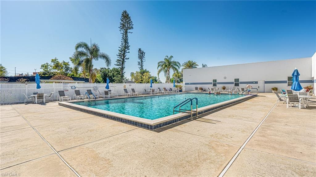 6836 Sandtrap DR # 3, FORT MYERS FL 33919-30