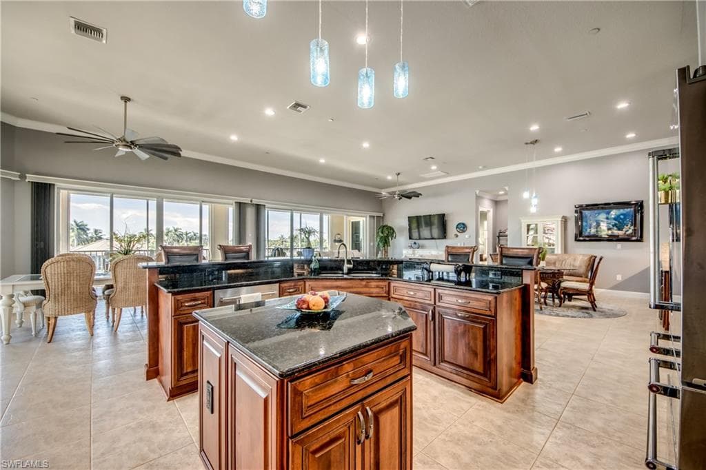 1640 Beach PKWY # 301, CAPE CORAL FL 33904-22