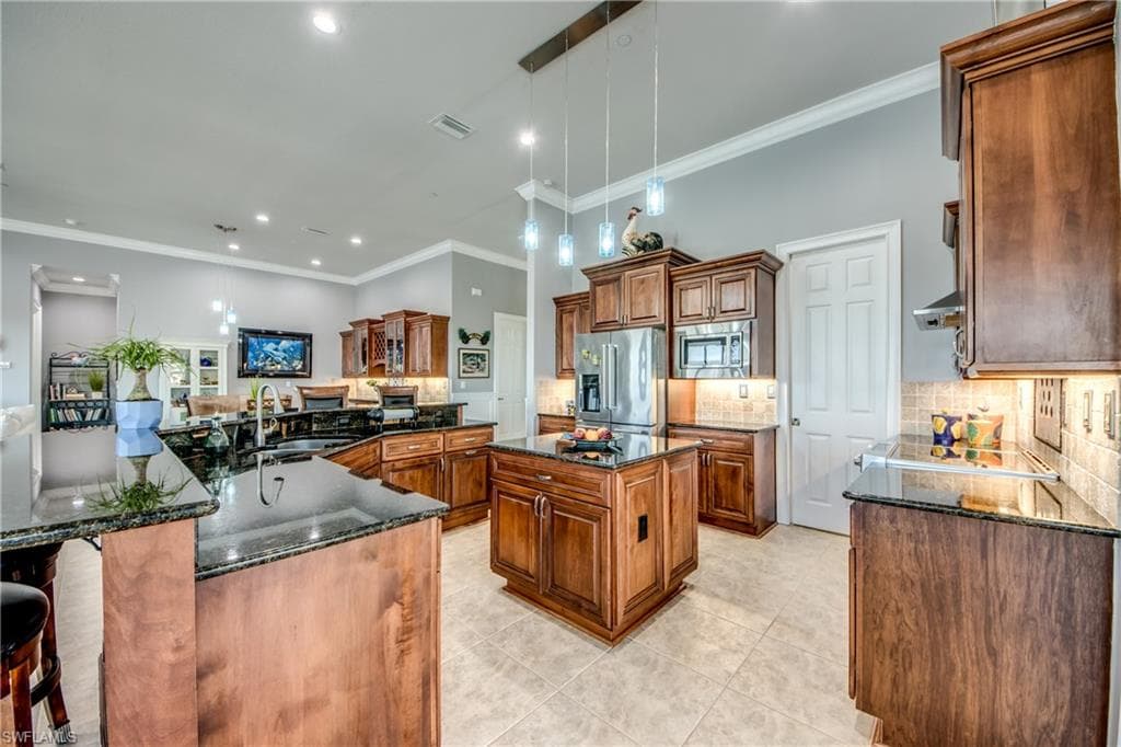 1640 Beach PKWY # 301, CAPE CORAL FL 33904-17