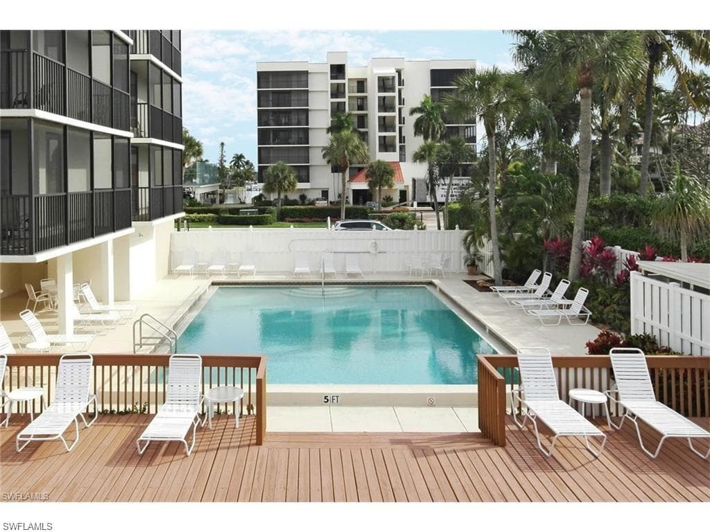 10475 Gulf Shore DR # 114, NAPLES FL 34108-26