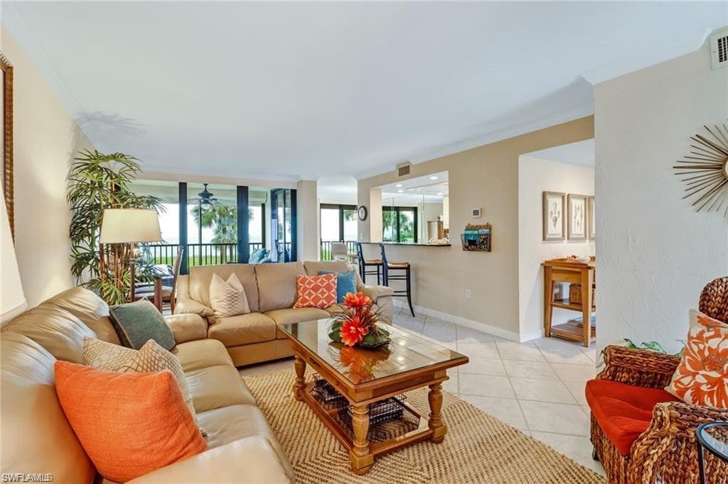 10475 Gulf Shore DR # 114, NAPLES FL 34108-12