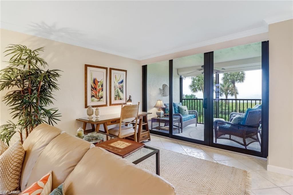 10475 Gulf Shore DR # 114, NAPLES FL 34108-15