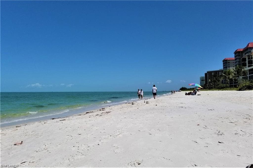 10475 Gulf Shore DR # 114, NAPLES FL 34108-2