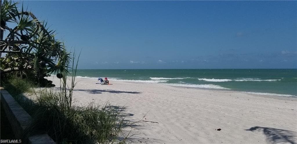 10475 Gulf Shore DR # 114, NAPLES FL 34108-31