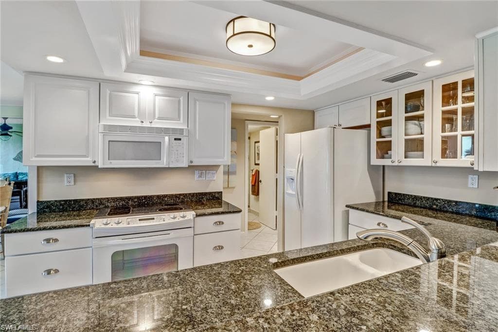 10475 Gulf Shore DR # 114, NAPLES FL 34108-19