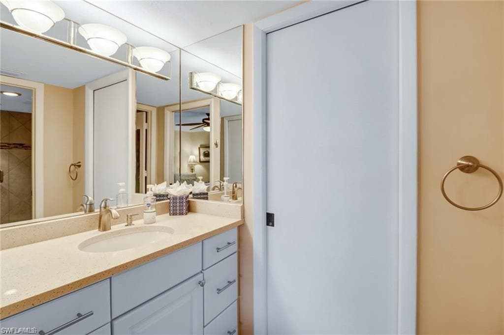 10475 Gulf Shore DR # 114, NAPLES FL 34108-23