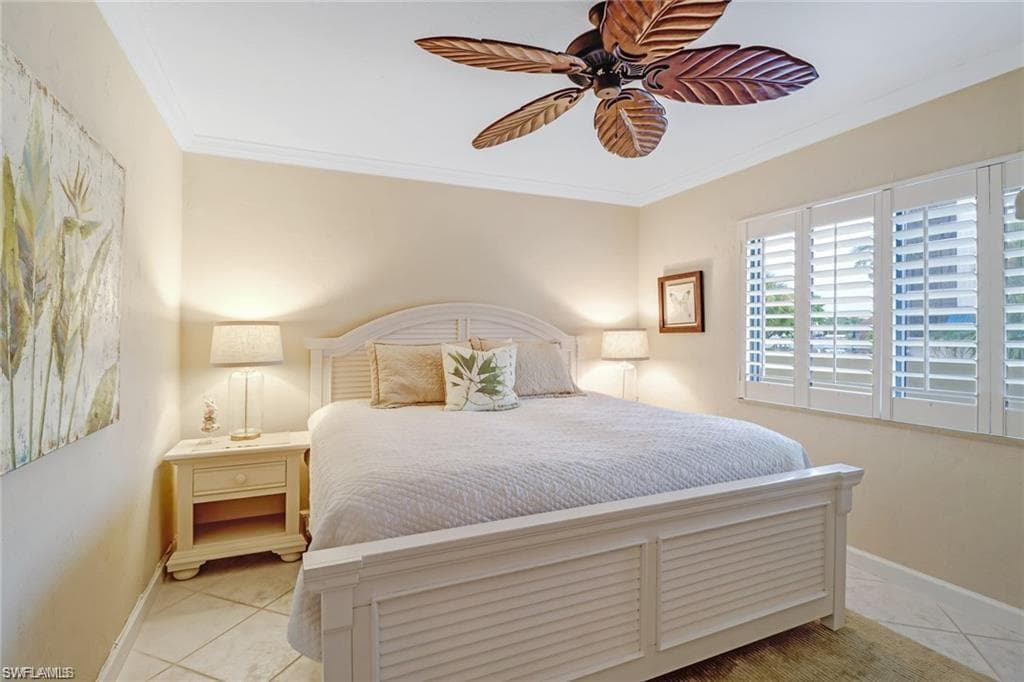 10475 Gulf Shore DR # 114, NAPLES FL 34108-9