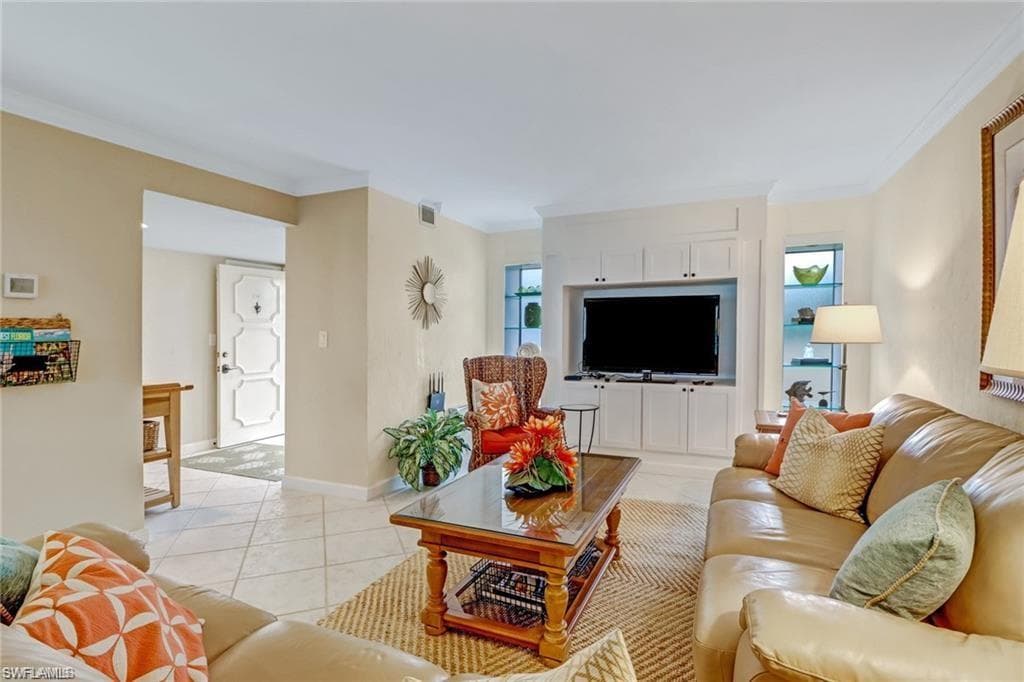 10475 Gulf Shore DR # 114, NAPLES FL 34108-13