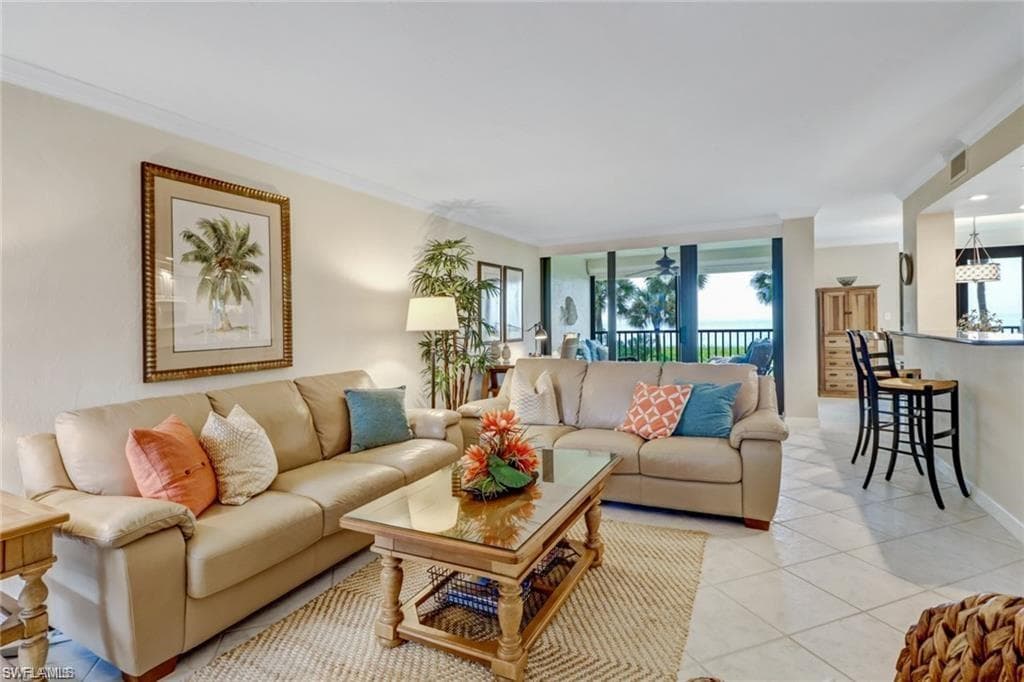 10475 Gulf Shore DR # 114, NAPLES FL 34108-3