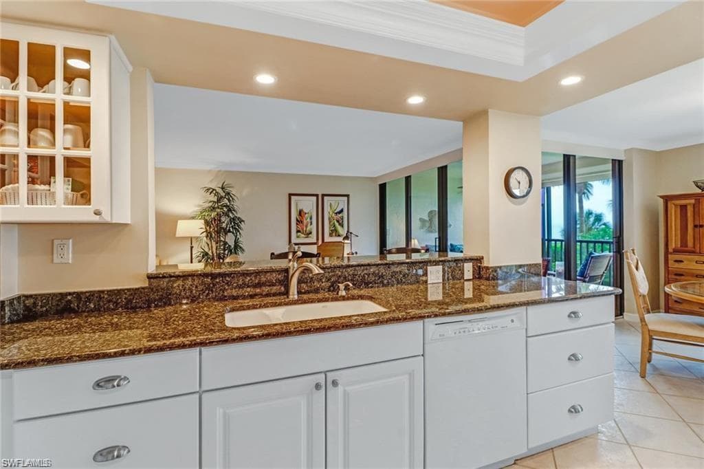 10475 Gulf Shore DR # 114, NAPLES FL 34108-20