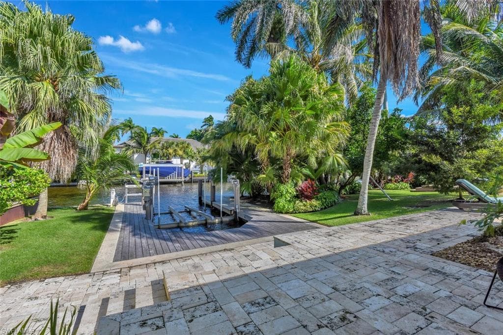 795 18th AVE S, NAPLES FL 34102-42