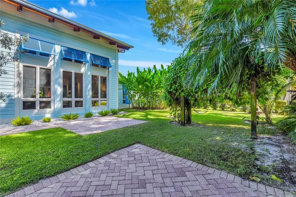795 18th AVE S, NAPLES FL 34102-3