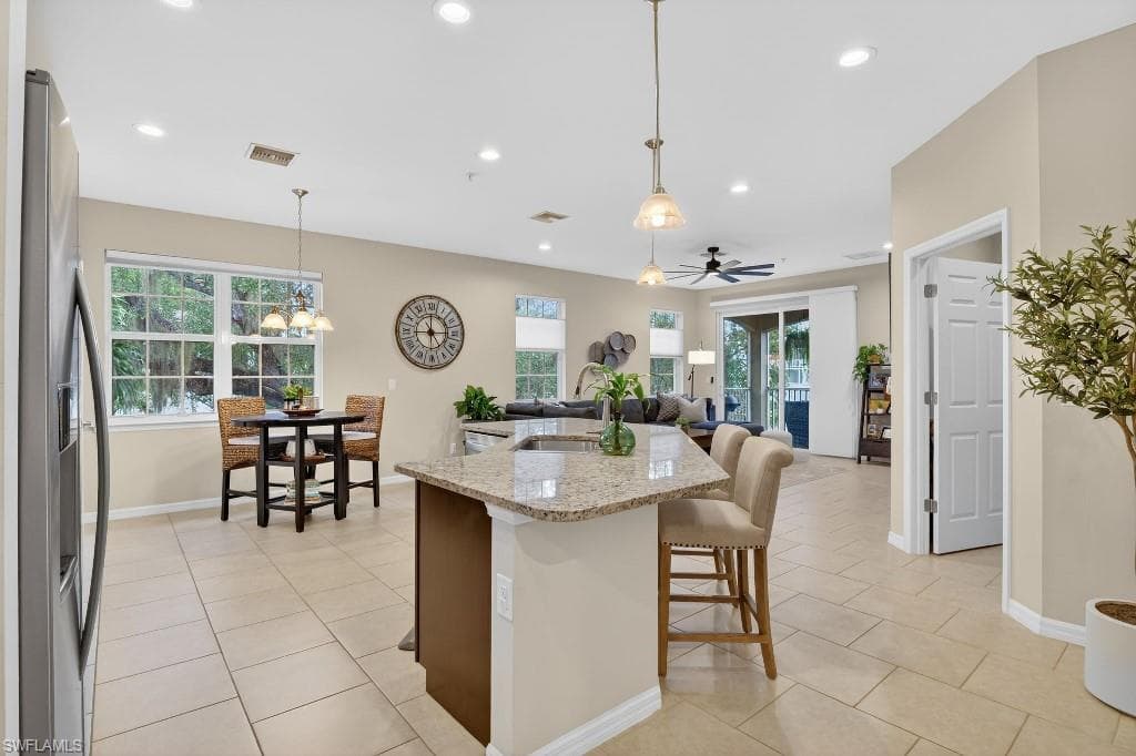 8541 Oakshade CIR # 201, FORT MYERS FL 33919-12