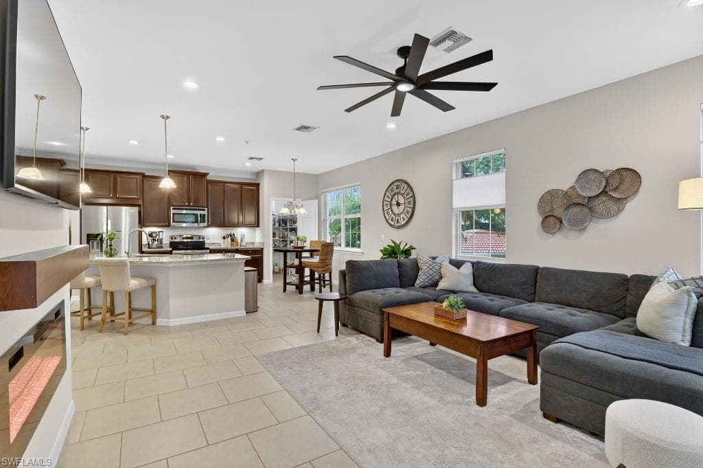 8541 Oakshade CIR # 201, FORT MYERS FL 33919-16