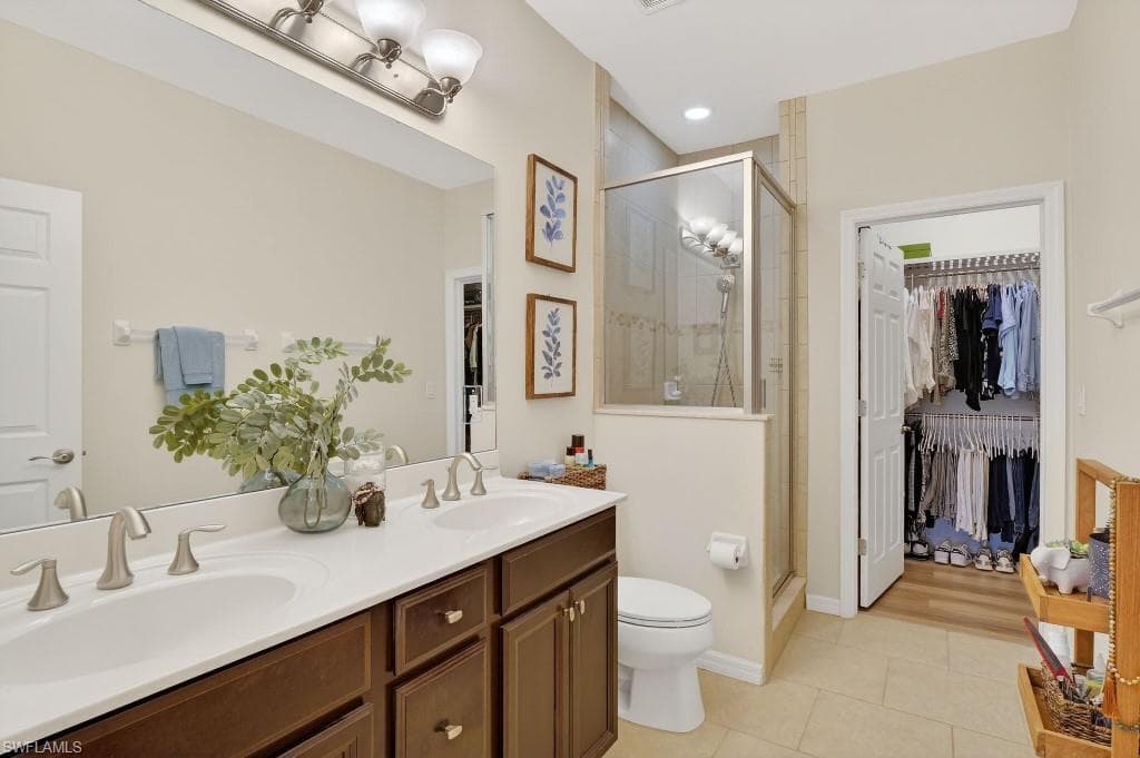 8541 Oakshade CIR # 201, FORT MYERS FL 33919-23