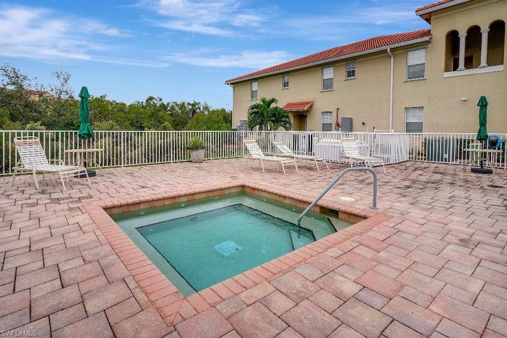 8541 Oakshade CIR # 201, FORT MYERS FL 33919-37