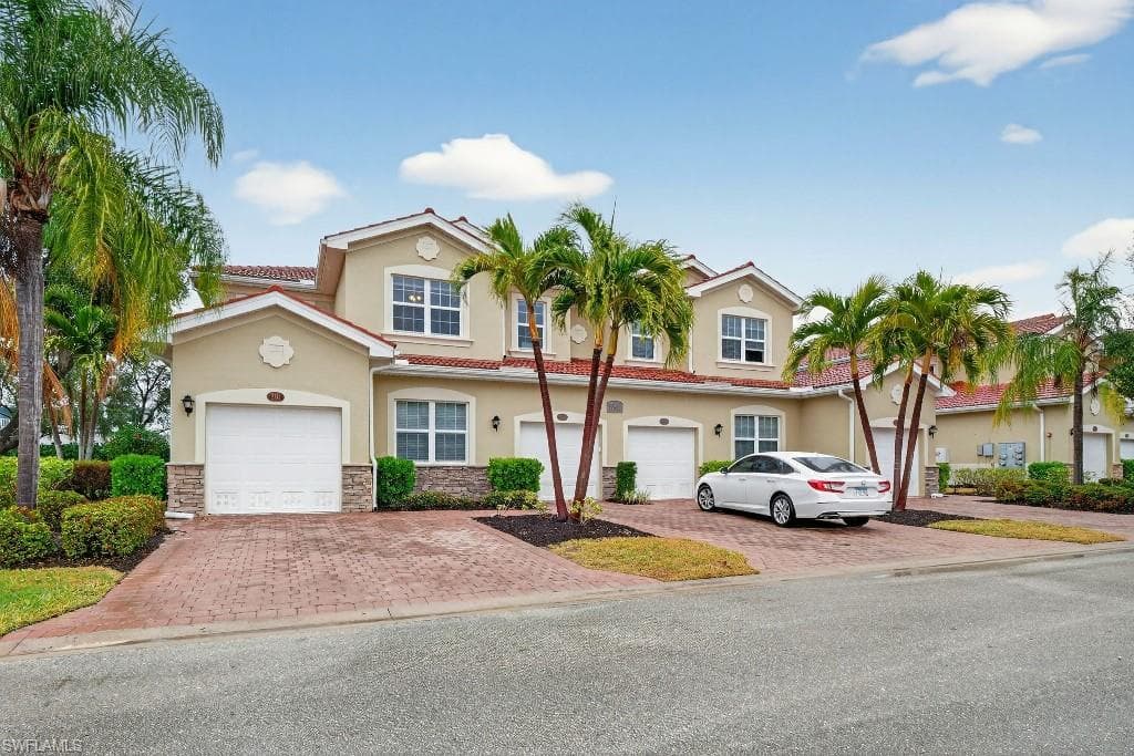 8541 Oakshade CIR # 201, FORT MYERS FL 33919-39