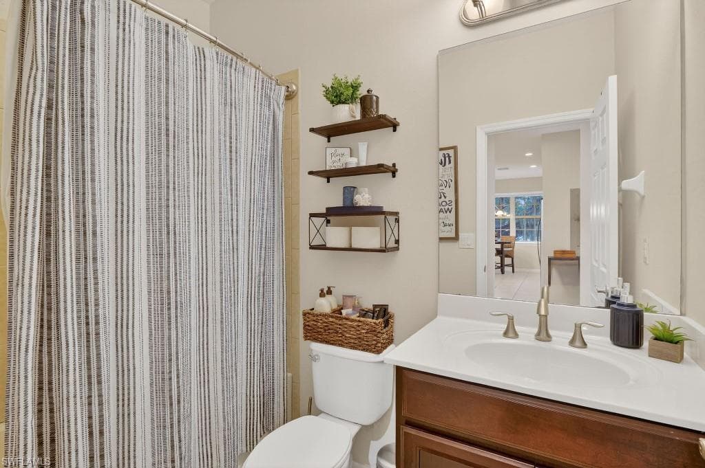 8541 Oakshade CIR # 201, FORT MYERS FL 33919-28