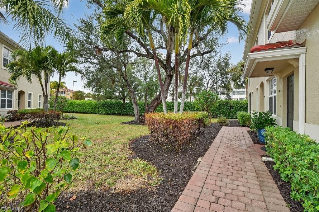 8541 Oakshade CIR # 201, FORT MYERS FL 33919-3