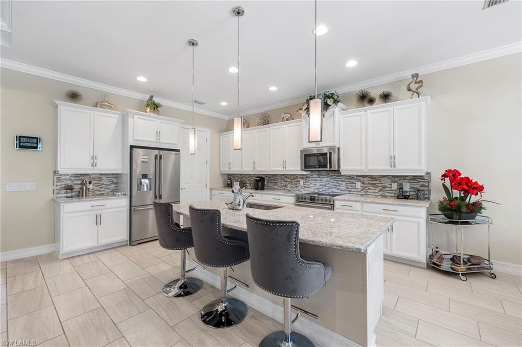 8741 Westwood Oaks PL, FORT MYERS FL 33908-4