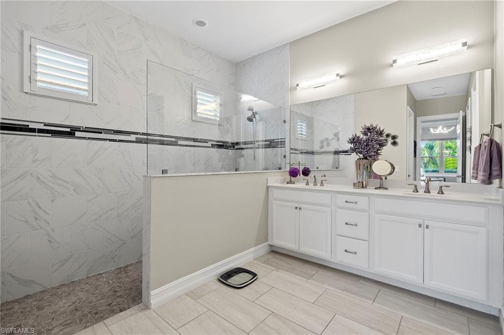 8741 Westwood Oaks PL, FORT MYERS FL 33908-14