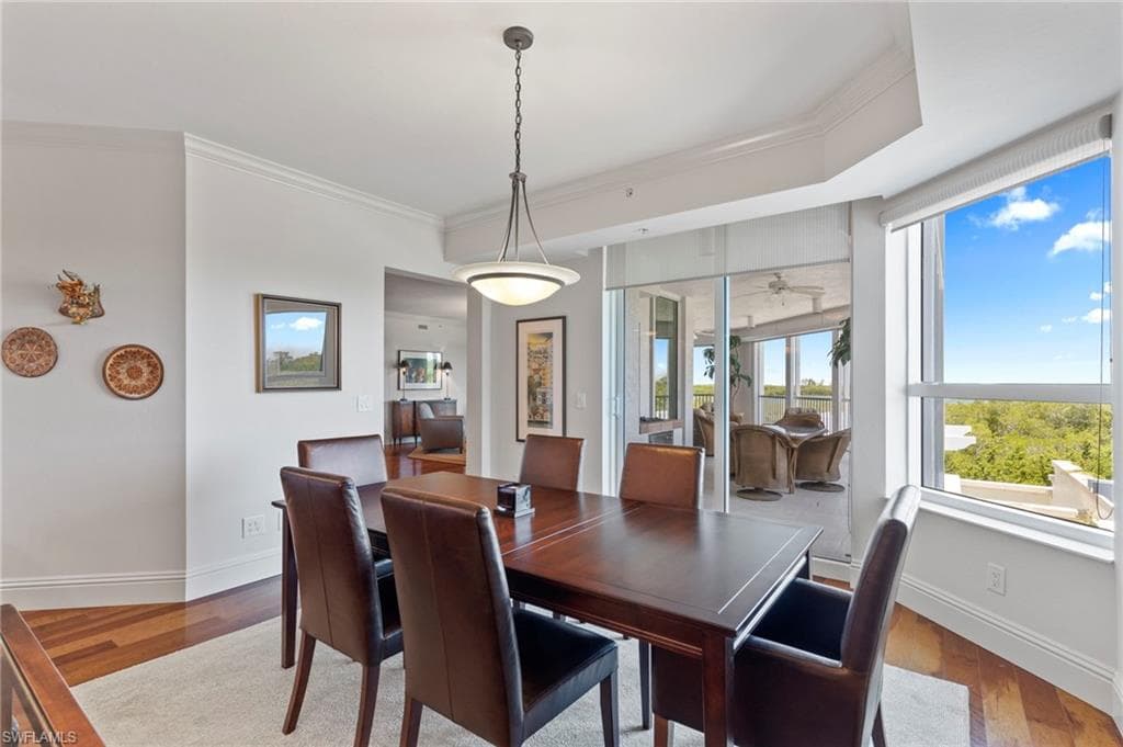 285 GRANDE WAY # 404, NAPLES FL 34110-5