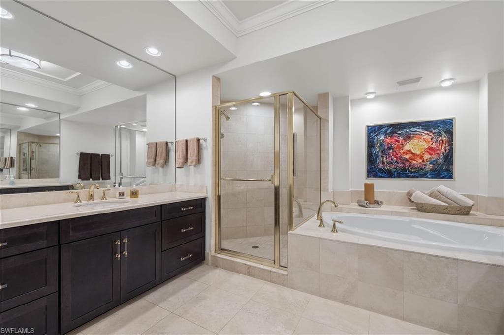 285 GRANDE WAY # 404, NAPLES FL 34110-16