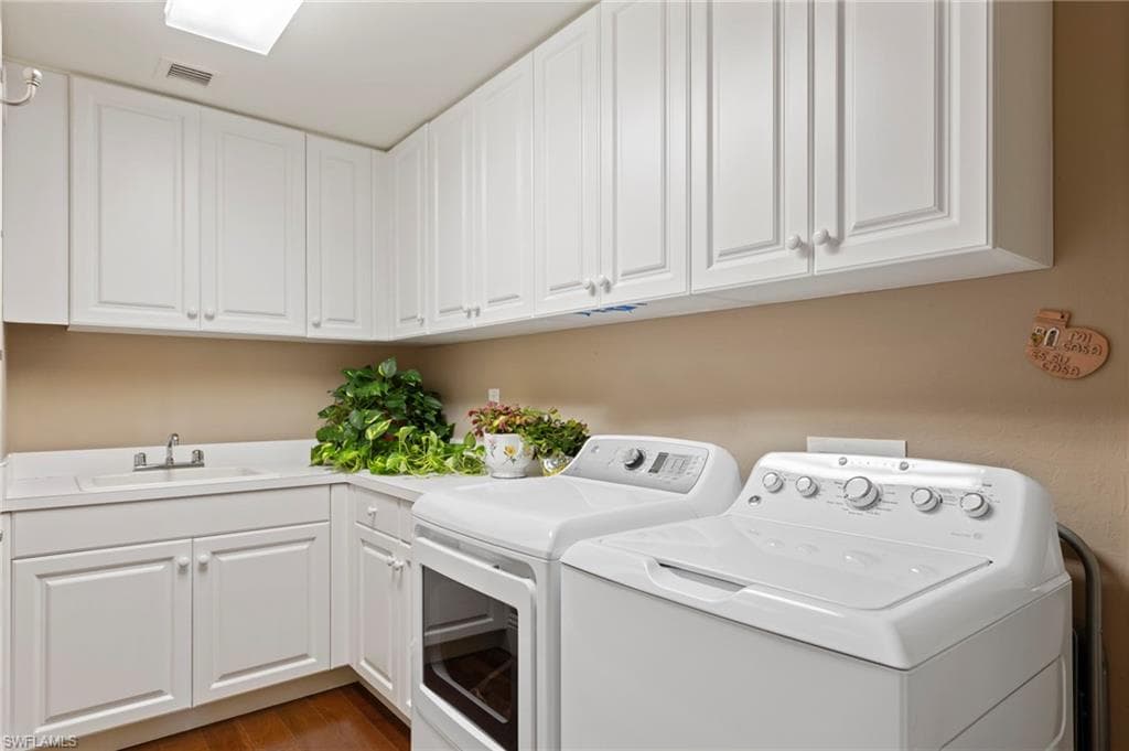 285 GRANDE WAY # 404, NAPLES FL 34110-25