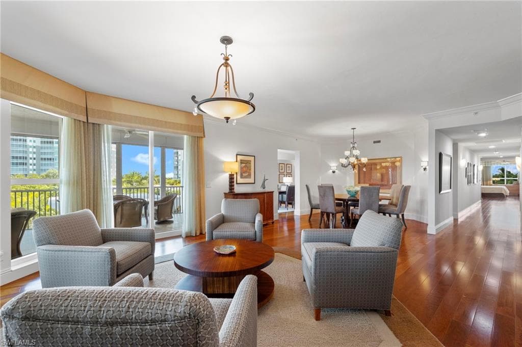 285 GRANDE WAY # 404, NAPLES FL 34110-8