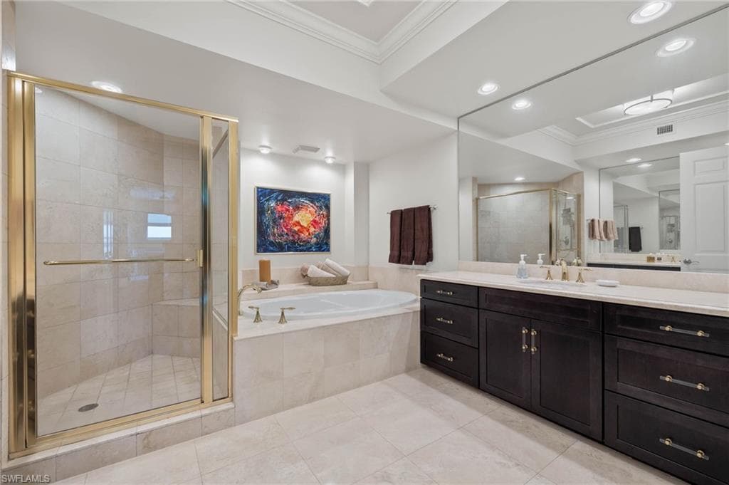 285 GRANDE WAY # 404, NAPLES FL 34110-17