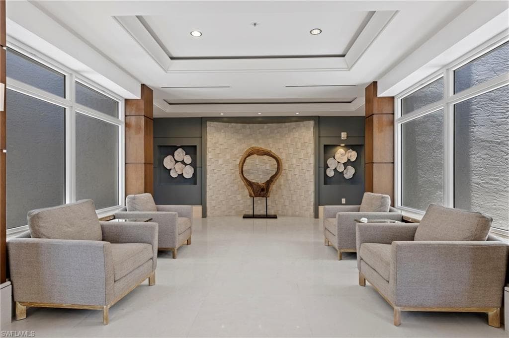 285 GRANDE WAY # 404, NAPLES FL 34110-34