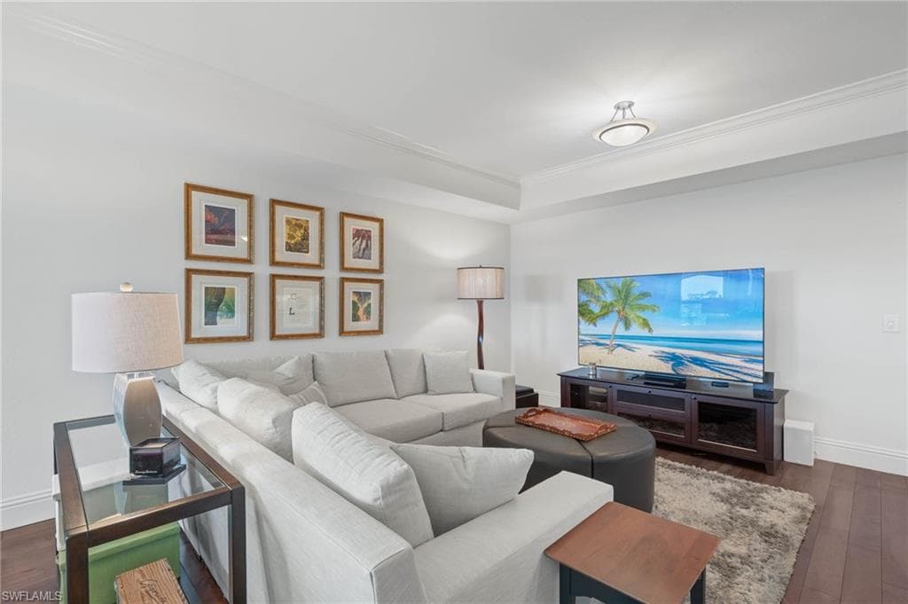 285 GRANDE WAY # 404, NAPLES FL 34110-7