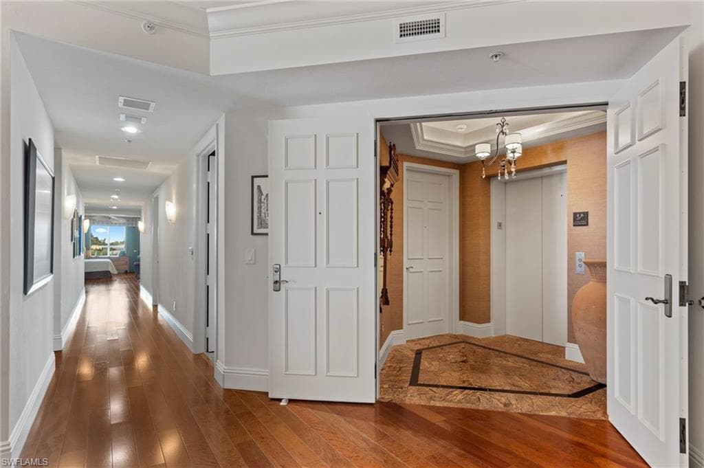 285 GRANDE WAY # 404, NAPLES FL 34110-24