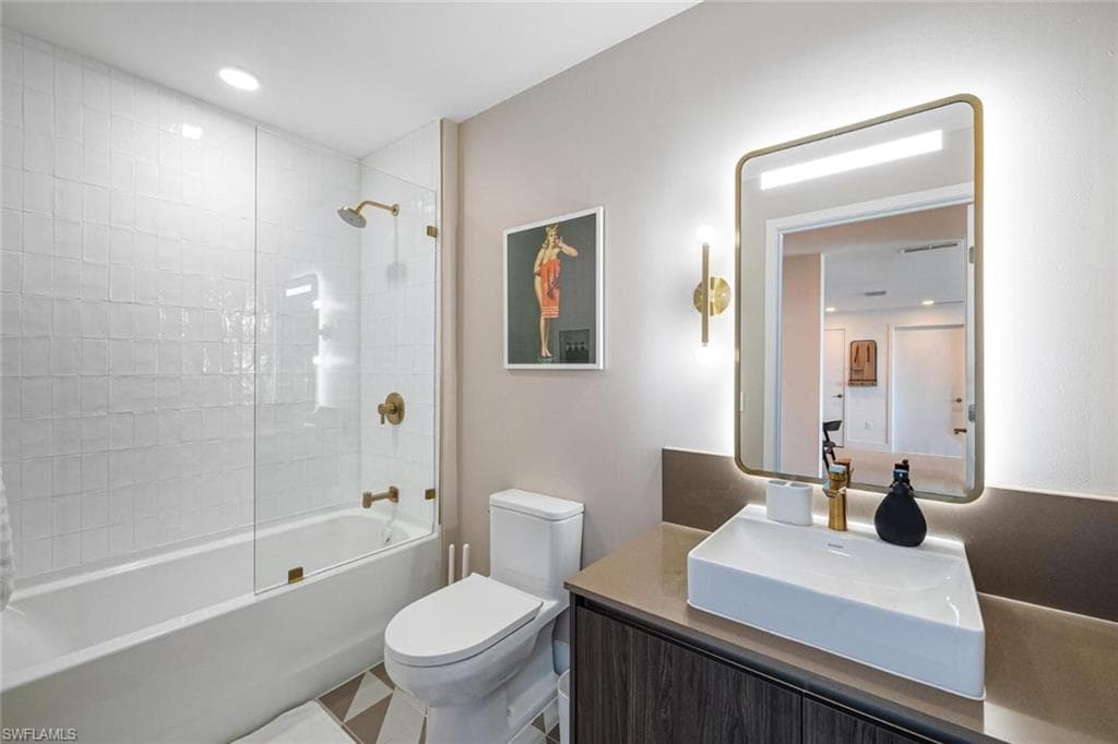 159 NE 6th ST # 5101, MIAMI FL 33132-38