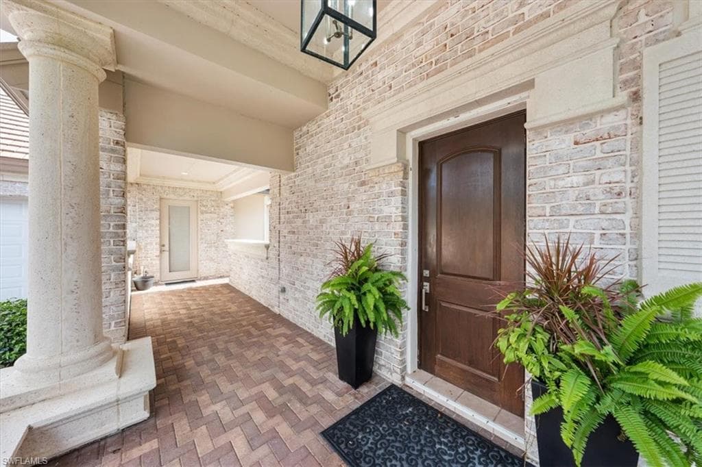 13700 Pondview CIR, NAPLES FL 34119-25