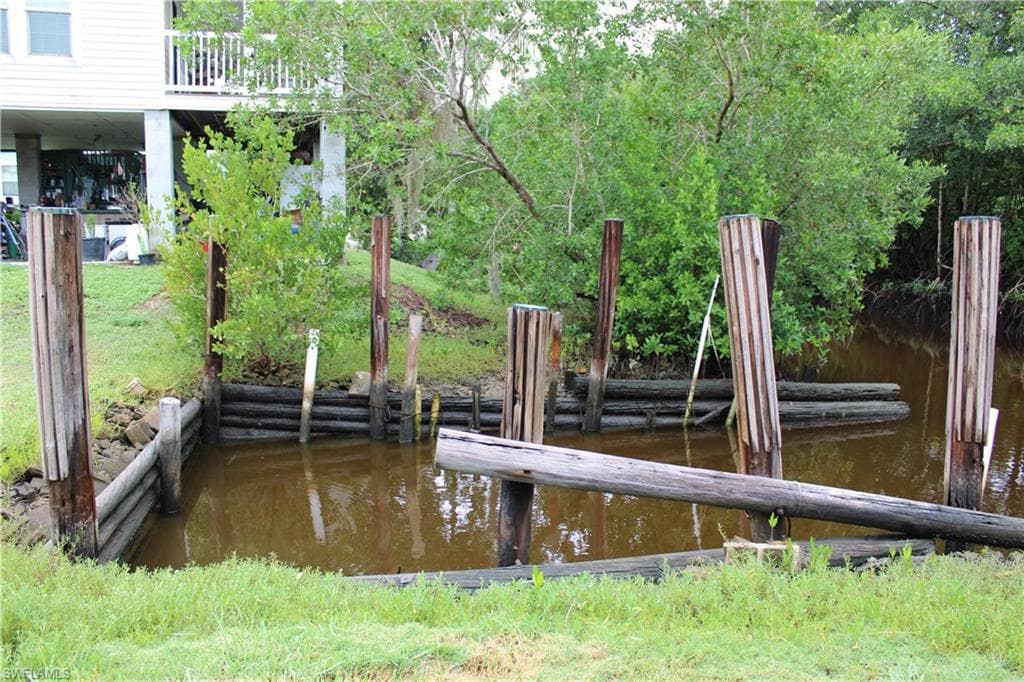 6 Spoonbill AVE, EVERGLADES CITY FL 34139-8